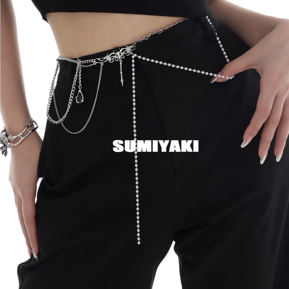 IT girl accessories - styling waist chain